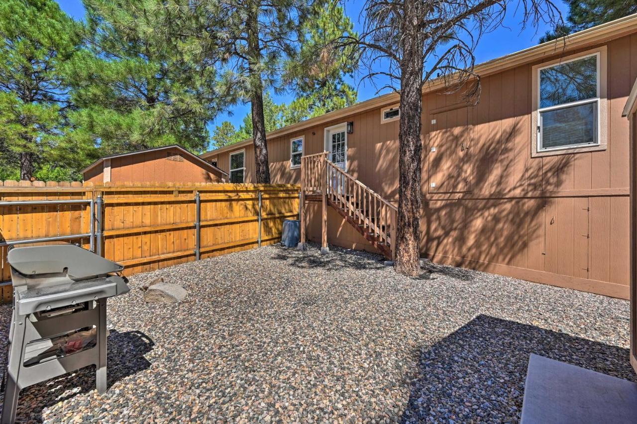 Munds Park Cabin Retreat With Deck And Fire Pit! Luaran gambar